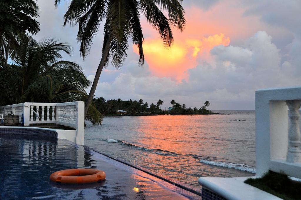 Hotel Casa Canada South End Bagian luar foto